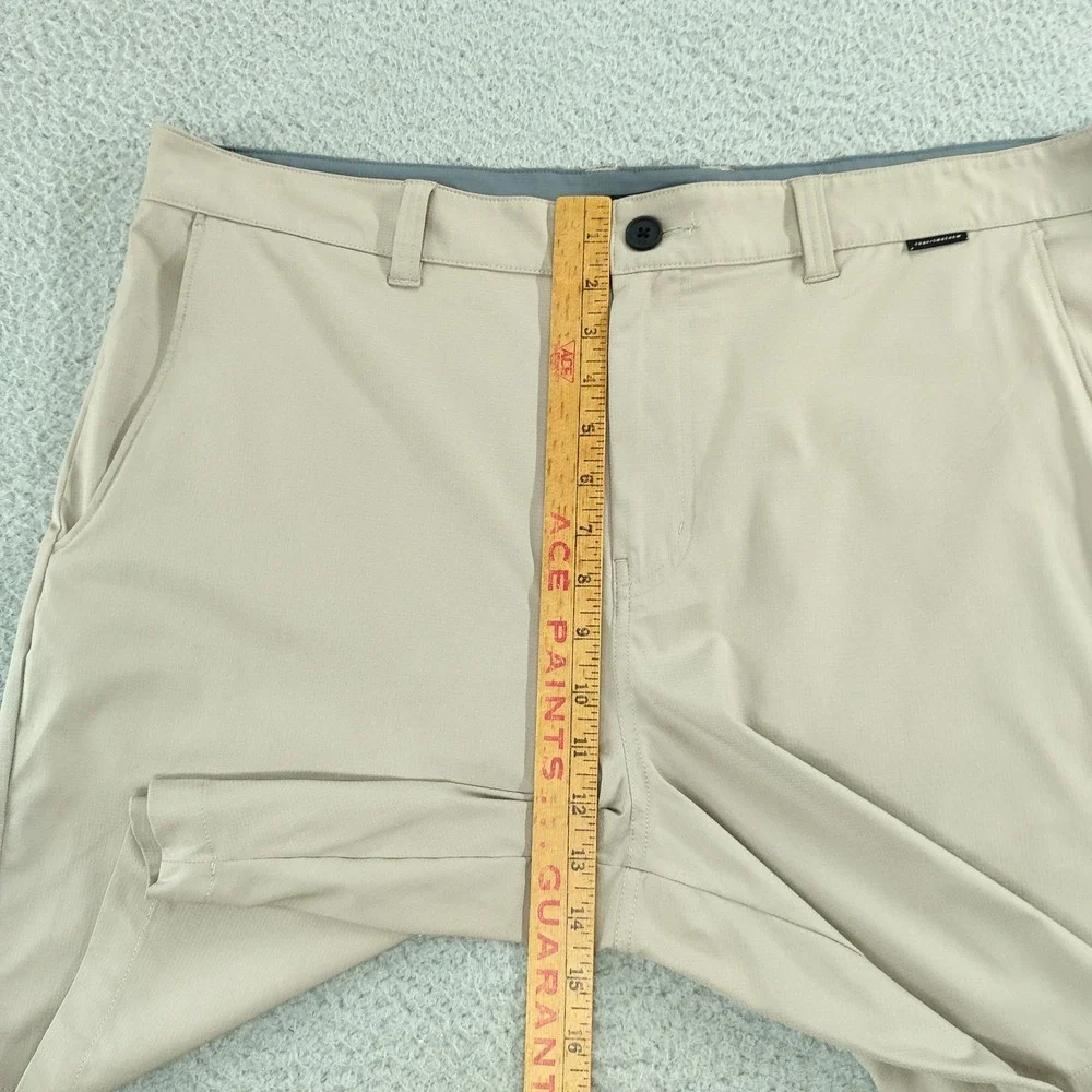 Travis Mathew Shorts Mens 38 Beige 9 Inch Stretch Chino Performance Golf Casual